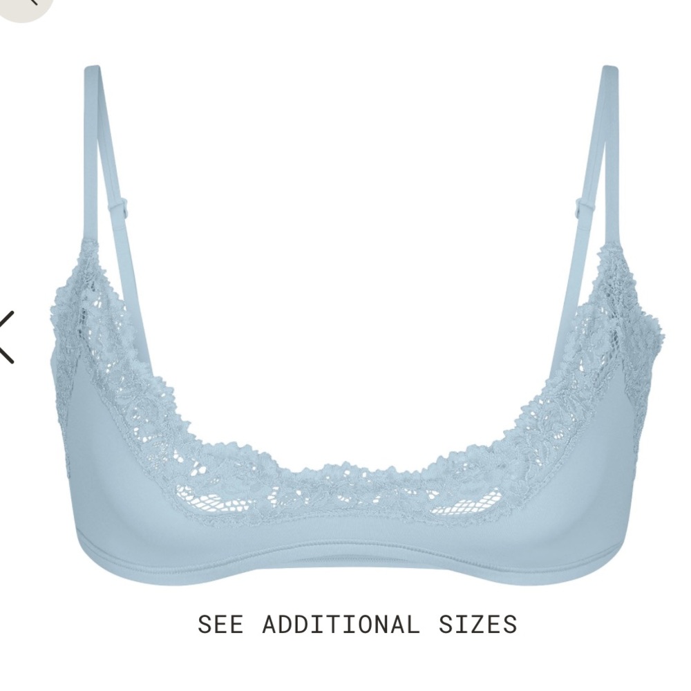 SKIMS fits everyone lace bralette